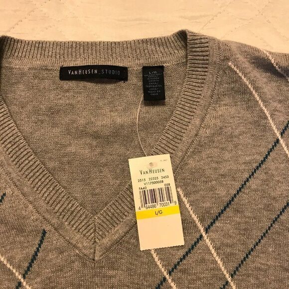 Van Heusen Studio lightweight gray V neck sweater Large nwt - Picture 2 of 4